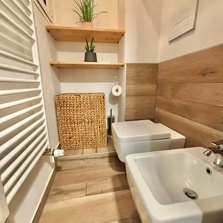 Camihouse - Comfy Place In Isola District 아파트 *